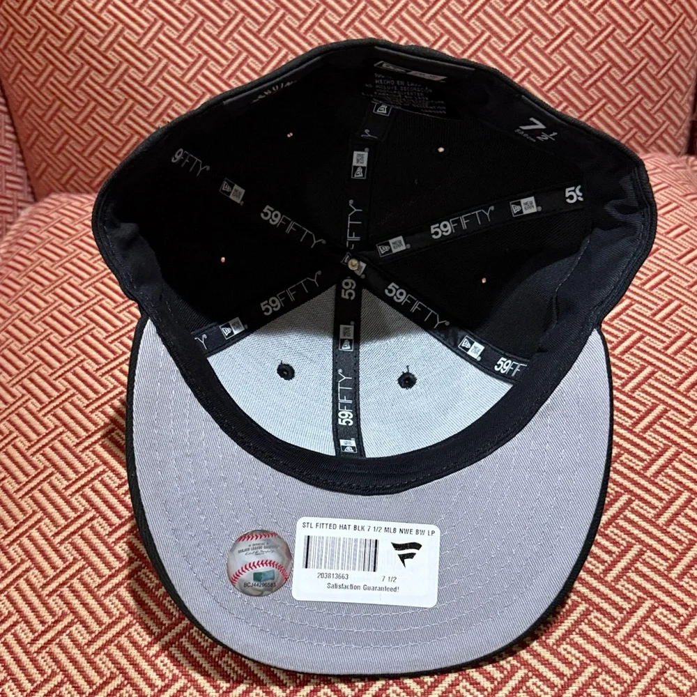 St. Louis Cardinals Black on White 59Fifty Fitted 7.5 Cap - Picture 6 of 9